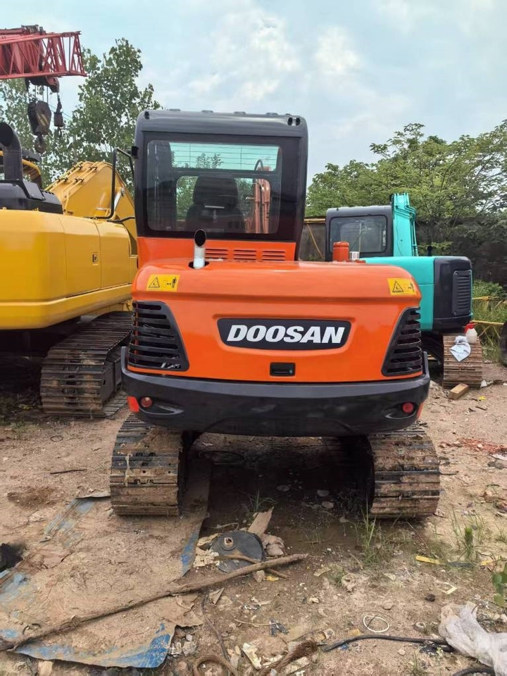 Doosan DX 60 - حفار زحاف: صورة 2 Doosan DX 60 - حفار زحاف: صورة 2