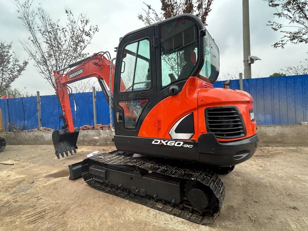 Doosan DX 60 - حفارة مُصَّغرة: صورة 4 Doosan DX 60 - حفارة مُصَّغرة: صورة 4