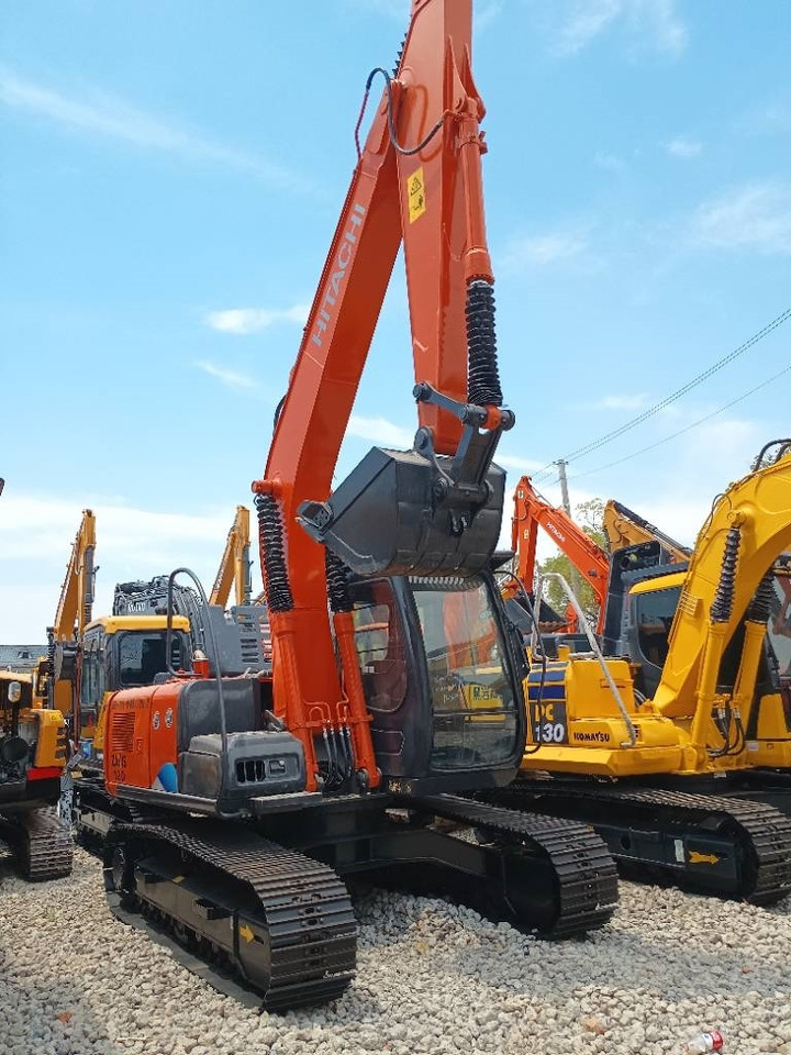 Hitachi ZX 120 - حفار زحاف: صورة 5 Hitachi ZX 120 - حفار زحاف: صورة 5