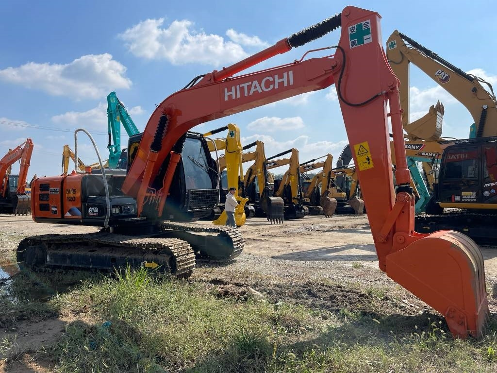 Hitachi ZX 120 - حفار زحاف: صورة 5 Hitachi ZX 120 - حفار زحاف: صورة 5