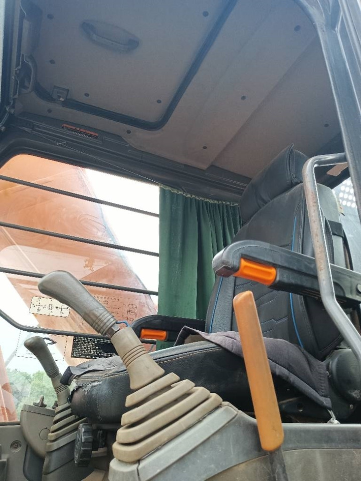 Hitachi ZX 200 E LC - حفار زحاف: صورة 4 Hitachi ZX 200 E LC - حفار زحاف: صورة 4