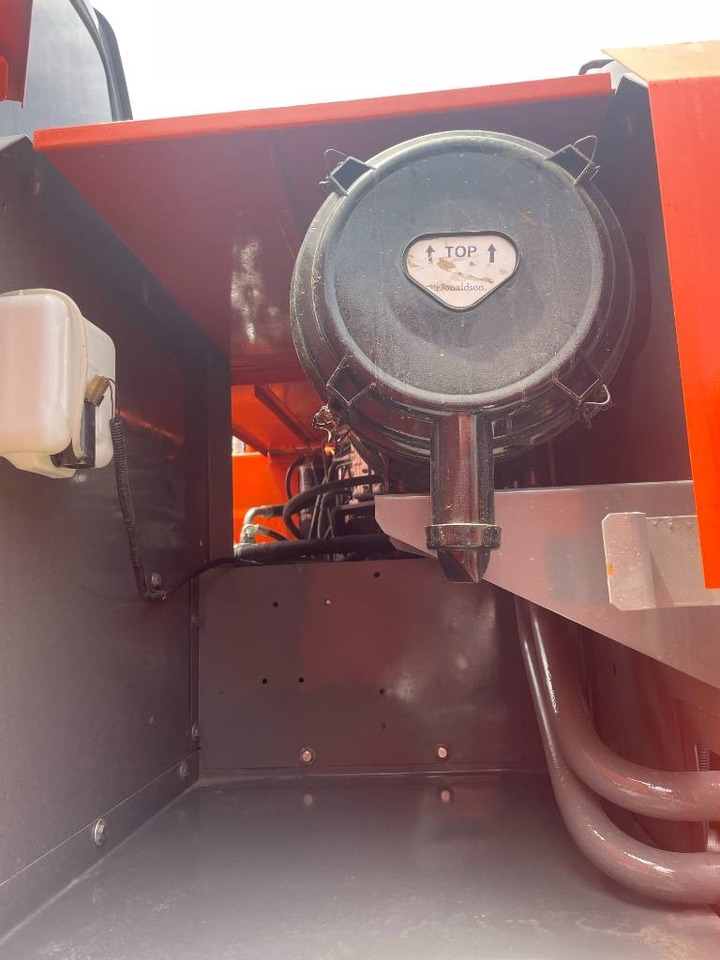 Hitachi ZX 200 - حفار زحاف: صورة 5 Hitachi ZX 200 - حفار زحاف: صورة 5