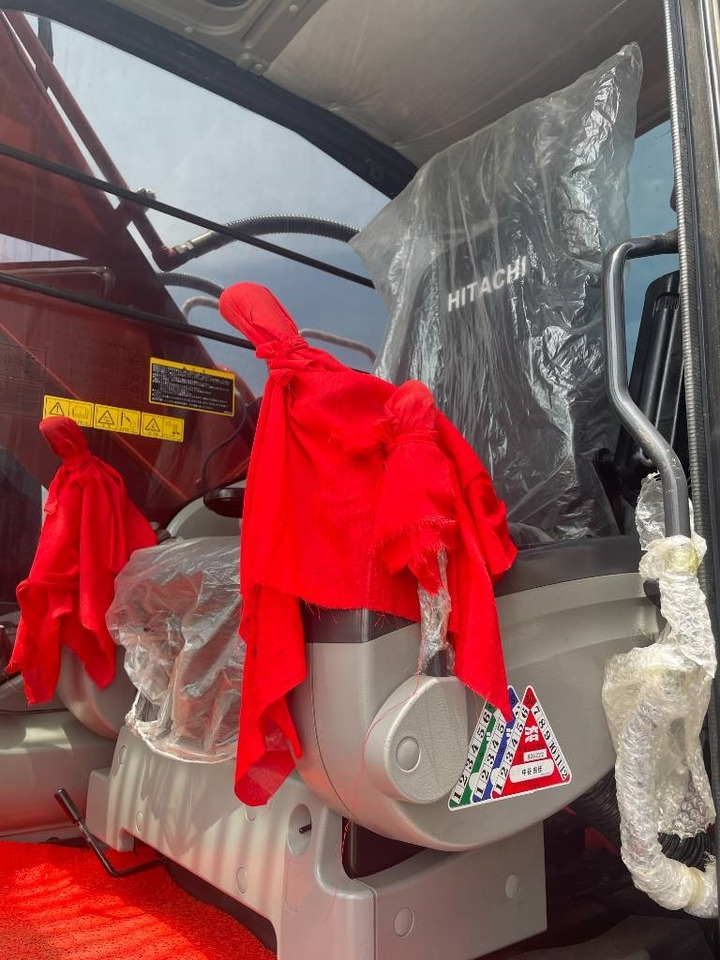 Hitachi ZX 200 - حفار زحاف: صورة 5 Hitachi ZX 200 - حفار زحاف: صورة 5