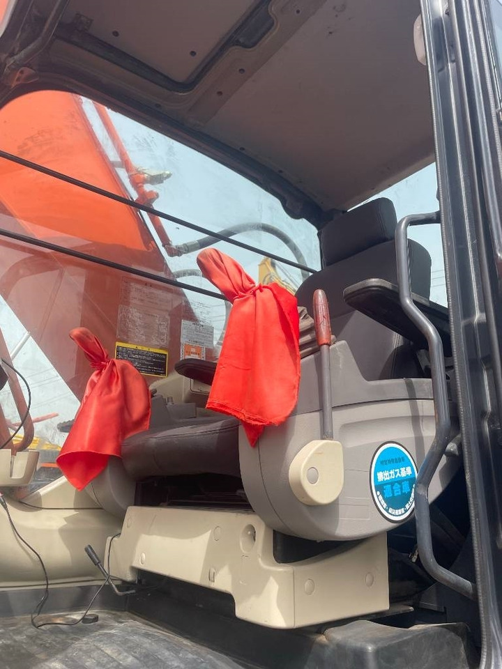 Hitachi ZX 240 - حفار زحاف: صورة 4 Hitachi ZX 240 - حفار زحاف: صورة 4