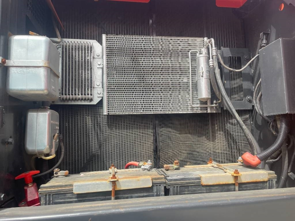 Hitachi ZX 240 - حفار زحاف: صورة 3 Hitachi ZX 240 - حفار زحاف: صورة 3