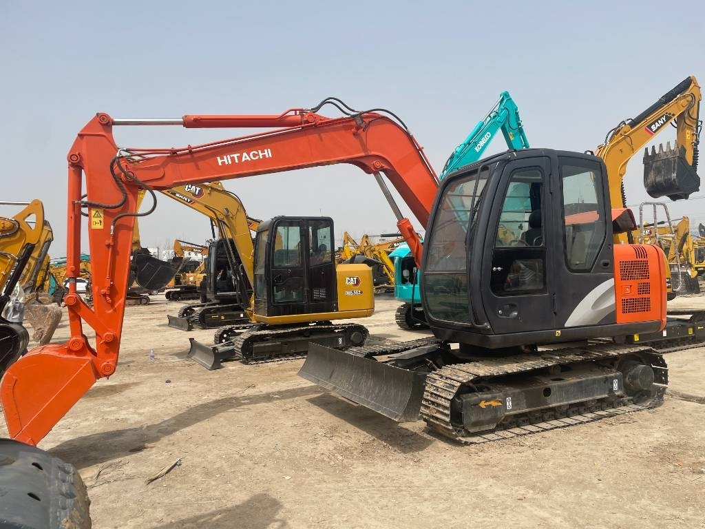 Hitachi ZX 70 - حفارة مُصَّغرة: صورة 3 Hitachi ZX 70 - حفارة مُصَّغرة: صورة 3