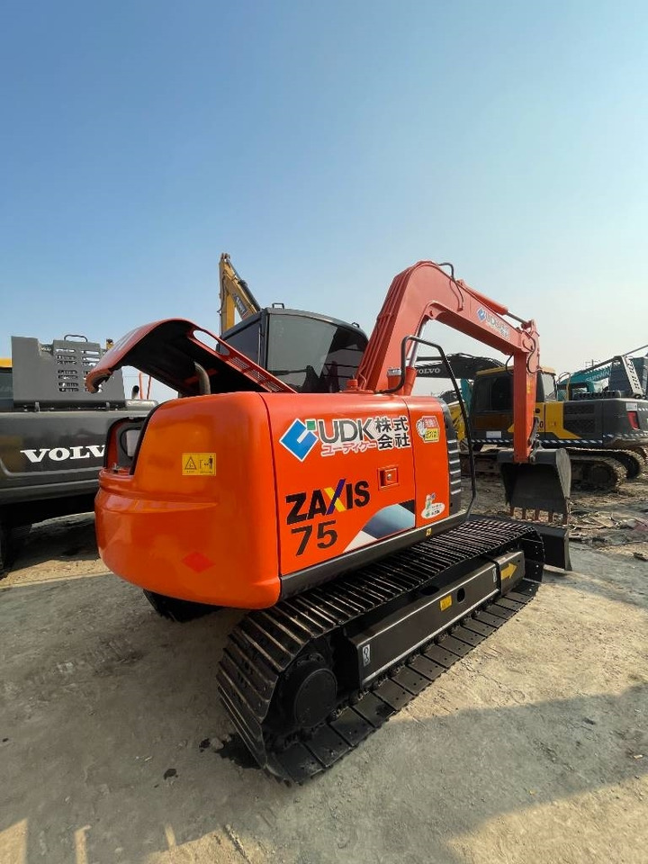 Hitachi ZX 75 - حفار زحاف: صورة 2 Hitachi ZX 75 - حفار زحاف: صورة 2
