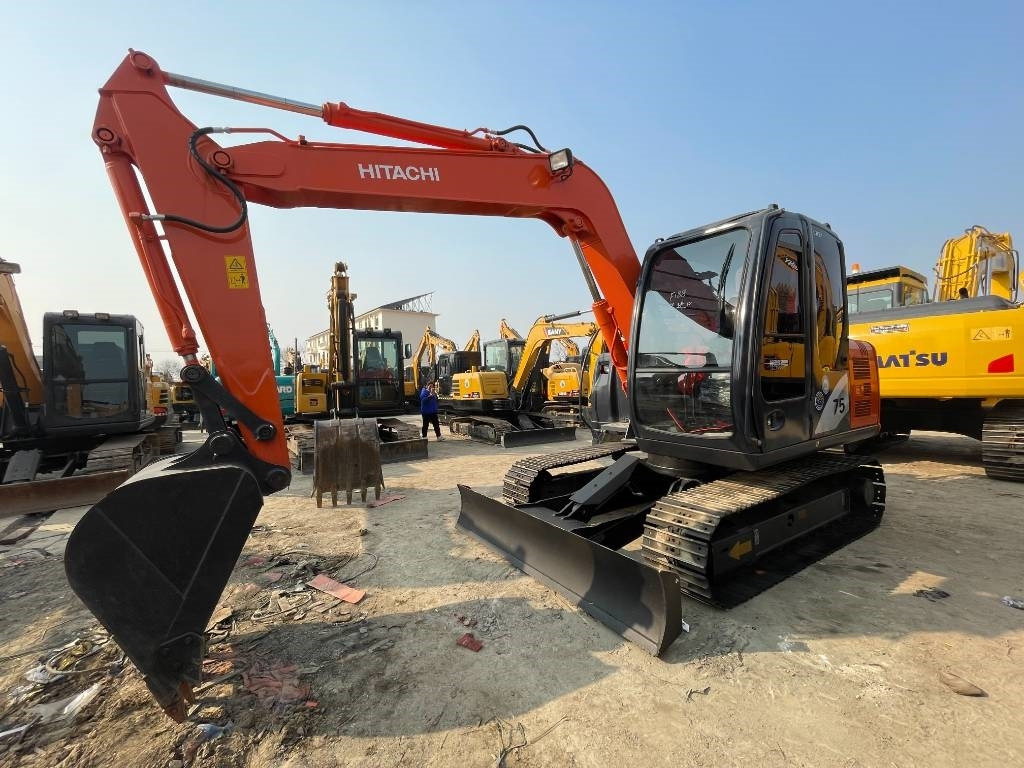 Hitachi ZX 75 - حفار زحاف: صورة 5 Hitachi ZX 75 - حفار زحاف: صورة 5
