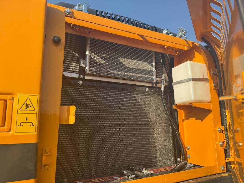 حفار زحاف Hyundai HX 220: صورة 7