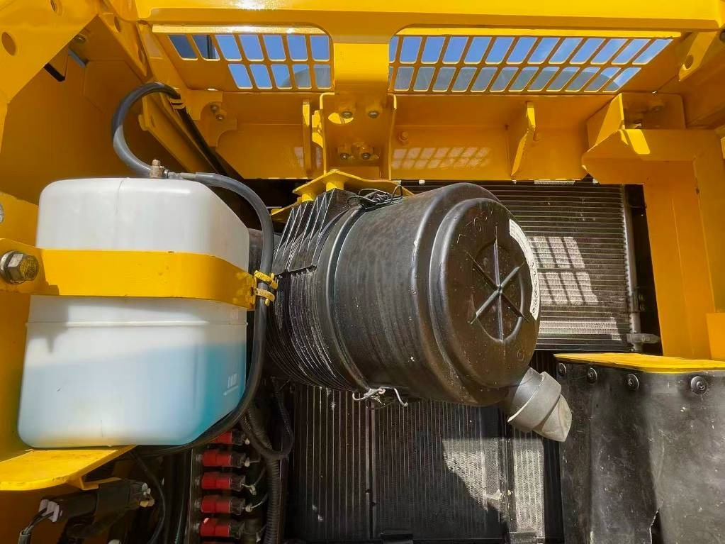 Komatsu PC 130 - حفار زحاف: صورة 4 Komatsu PC 130 - حفار زحاف: صورة 4