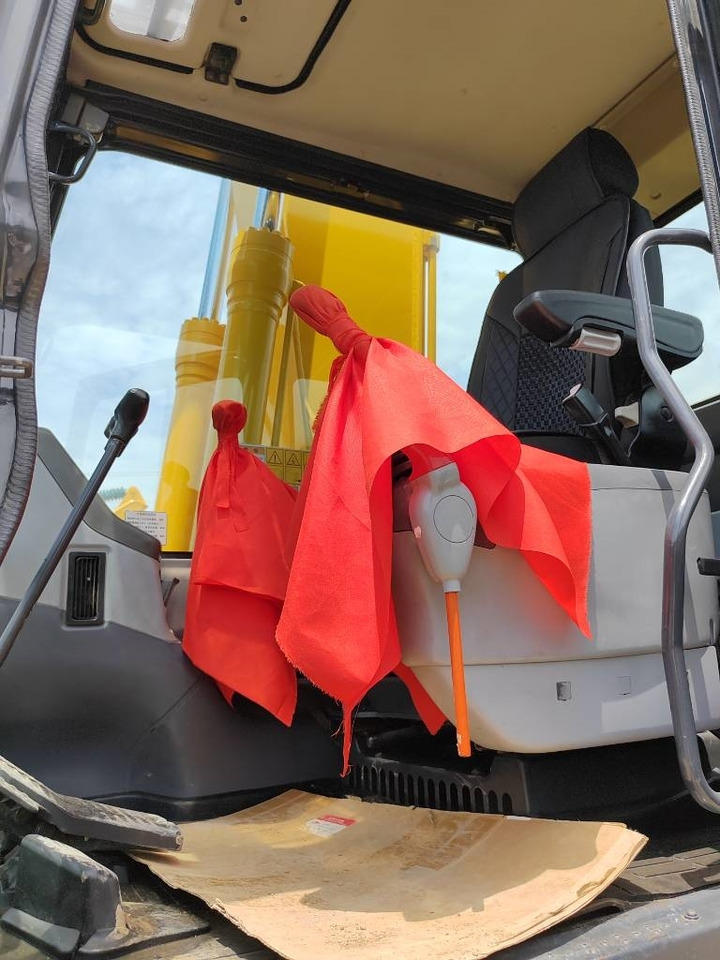 Komatsu PC 160 LC  - حفار زحاف: صورة 4 Komatsu PC 160 LC  - حفار زحاف: صورة 4
