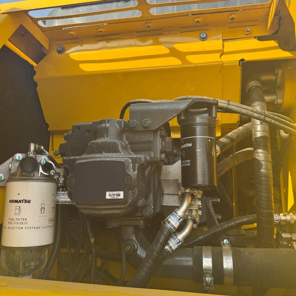 Komatsu PC 200-8 - حفار زحاف: صورة 5 Komatsu PC 200-8 - حفار زحاف: صورة 5