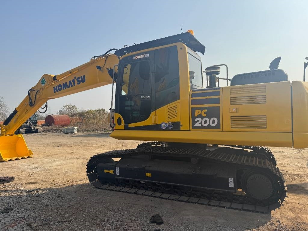 Komatsu PC 200 - حفار زحاف: صورة 4 Komatsu PC 200 - حفار زحاف: صورة 4