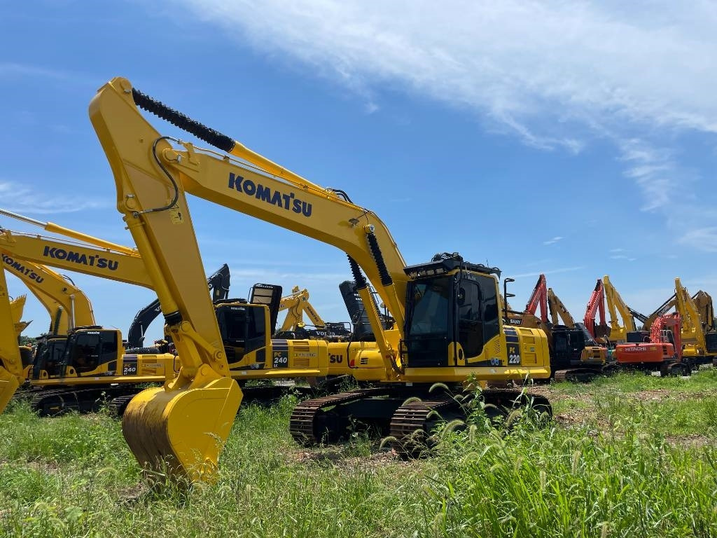 Komatsu PC 220  Komatsu PC 220: صورة 8