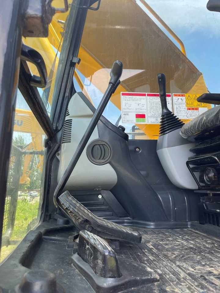 Komatsu PC 220  Komatsu PC 220: صورة 6