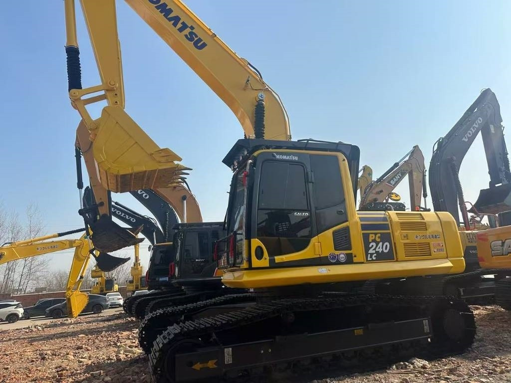 Komatsu PC 240 LC - حفار زحاف: صورة 2 Komatsu PC 240 LC - حفار زحاف: صورة 2