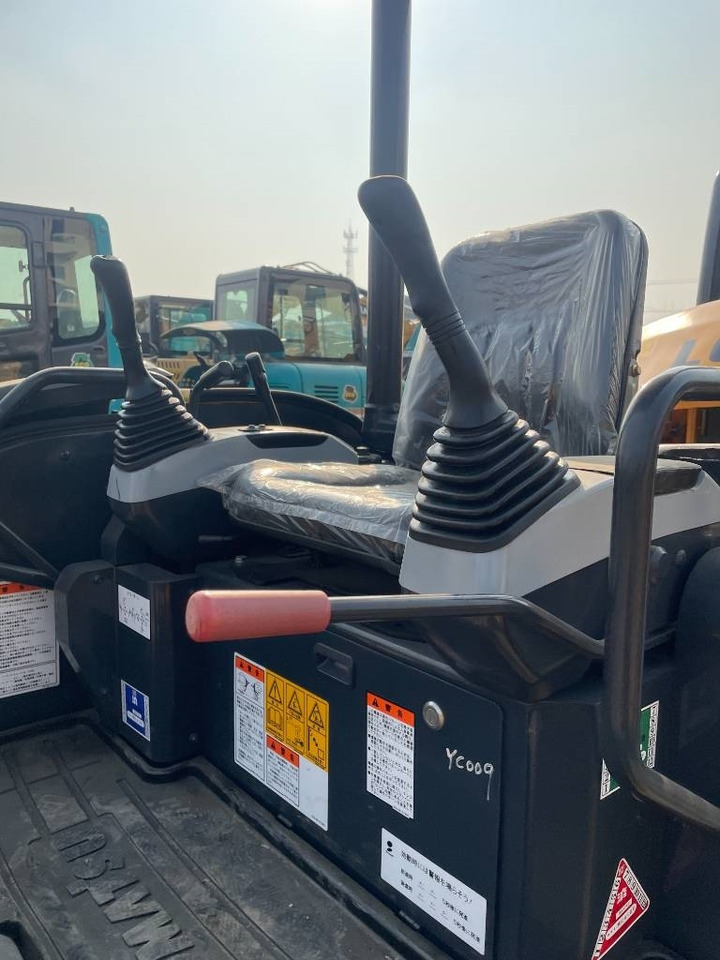 Komatsu PC 35 - حفارة مُصَّغرة: صورة 4 Komatsu PC 35 - حفارة مُصَّغرة: صورة 4