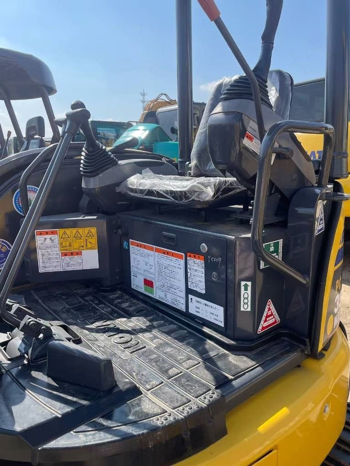 Komatsu PC 35 - حفارة مُصَّغرة: صورة 3 Komatsu PC 35 - حفارة مُصَّغرة: صورة 3