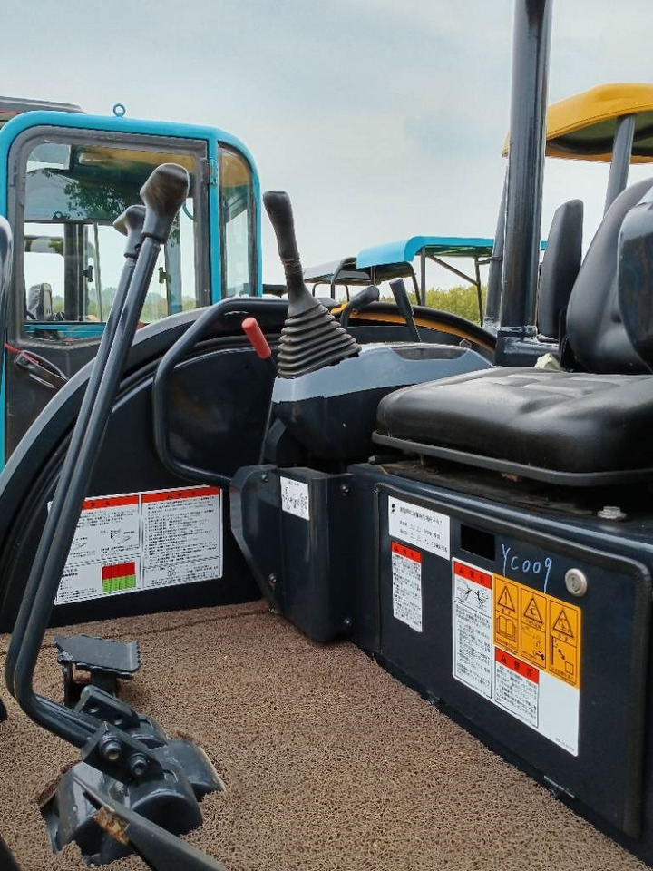 Komatsu PC 35  - حفار زحاف: صورة 5 Komatsu PC 35  - حفار زحاف: صورة 5