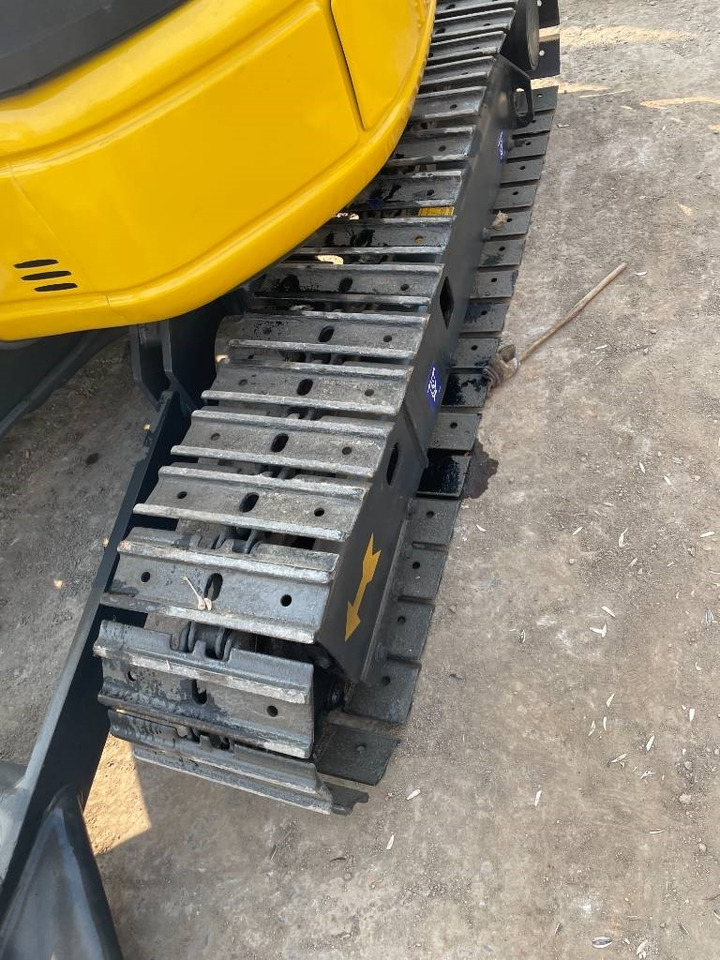 Komatsu PC 35 - حفار زحاف: صورة 4 Komatsu PC 35 - حفار زحاف: صورة 4
