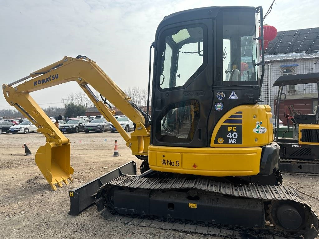 Komatsu PC 40 - حفار زحاف: صورة 1 Komatsu PC 40 - حفار زحاف: صورة 1