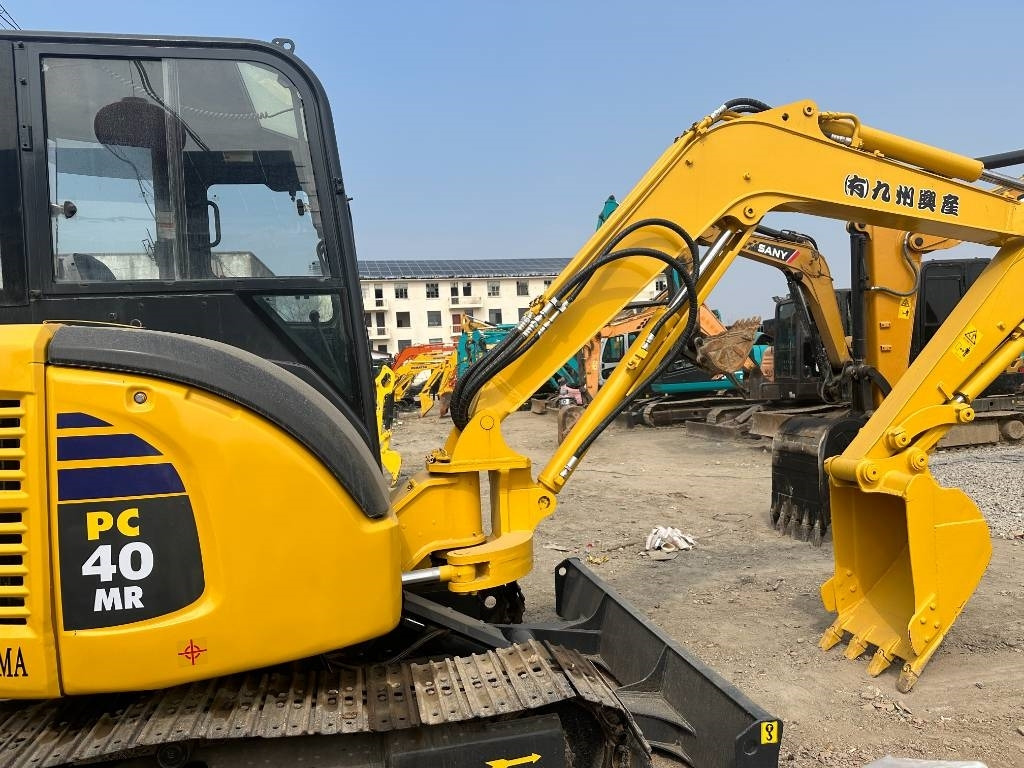 Komatsu PC 40 - حفار زحاف: صورة 2 Komatsu PC 40 - حفار زحاف: صورة 2