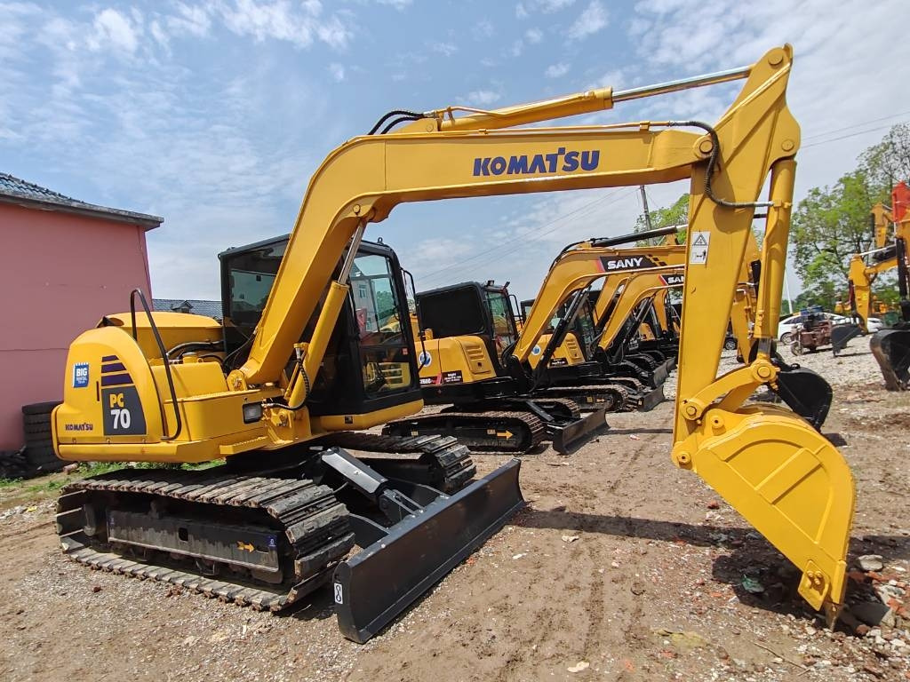 Komatsu PC 70  - حفار زحاف: صورة 1 Komatsu PC 70  - حفار زحاف: صورة 1