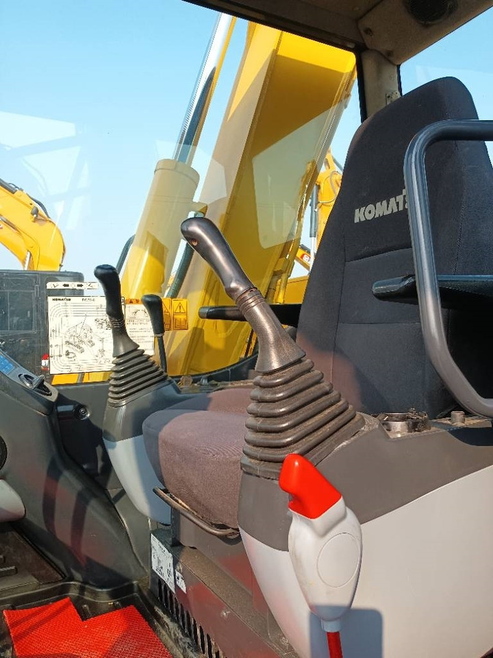 Komatsu PC 70 - حفارة مُصَّغرة: صورة 5 Komatsu PC 70 - حفارة مُصَّغرة: صورة 5