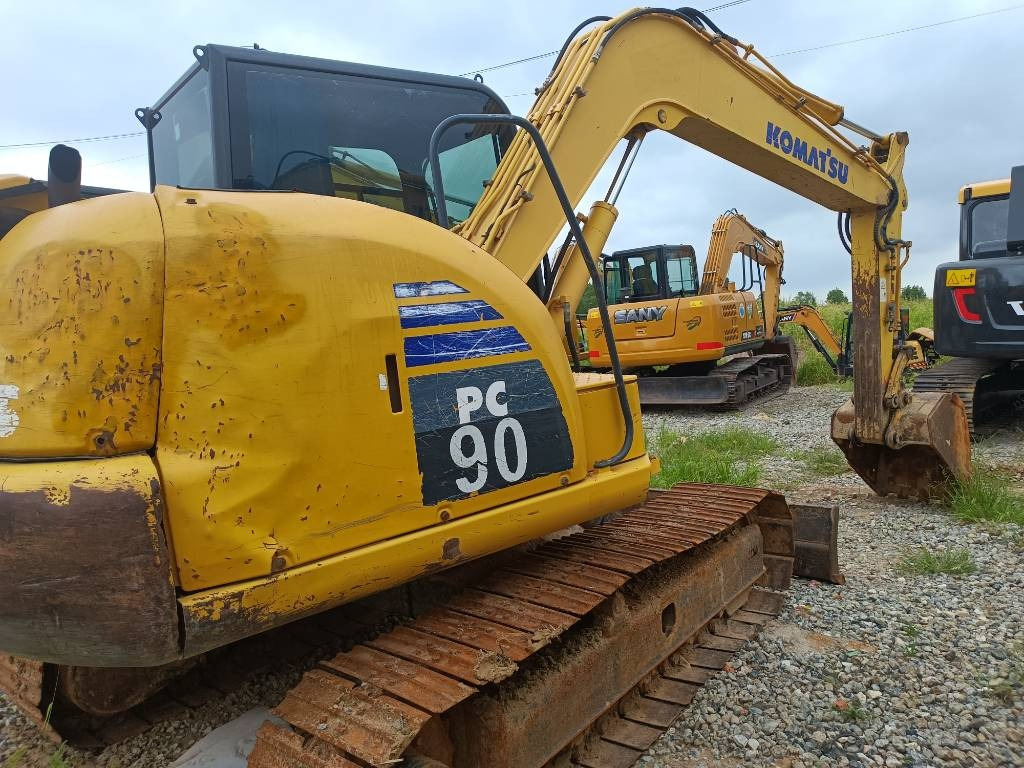Komatsu PC 90  - حفار زحاف: صورة 1 Komatsu PC 90  - حفار زحاف: صورة 1