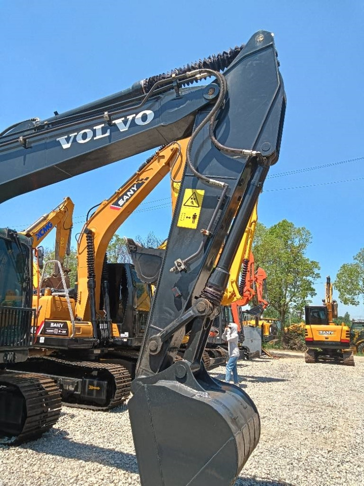 Volvo EC 140 B - حفار زحاف: صورة 3 Volvo EC 140 B - حفار زحاف: صورة 3