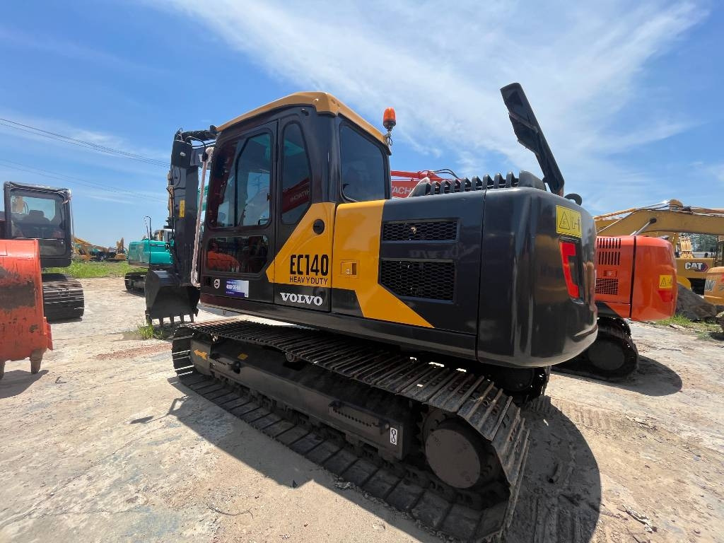 حفار زحاف Volvo EC 140: صورة 1