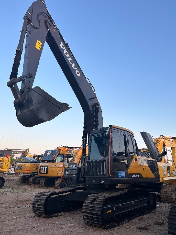 Volvo EC 210 - حفار زحاف: صورة 1 Volvo EC 210 - حفار زحاف: صورة 1