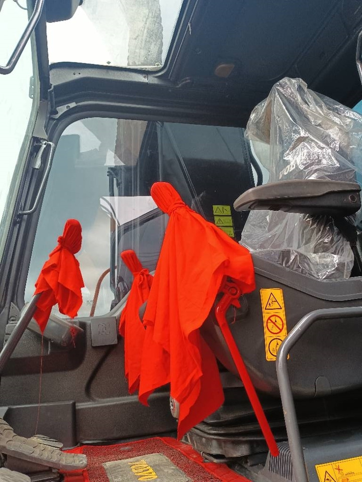 Volvo EC 290 - حفار زحاف: صورة 3 Volvo EC 290 - حفار زحاف: صورة 3