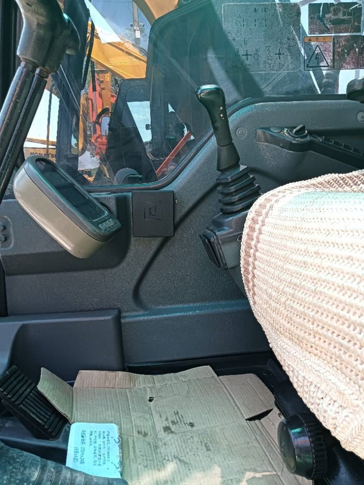 Volvo EC140 - حفار زحاف: صورة 5 Volvo EC140 - حفار زحاف: صورة 5