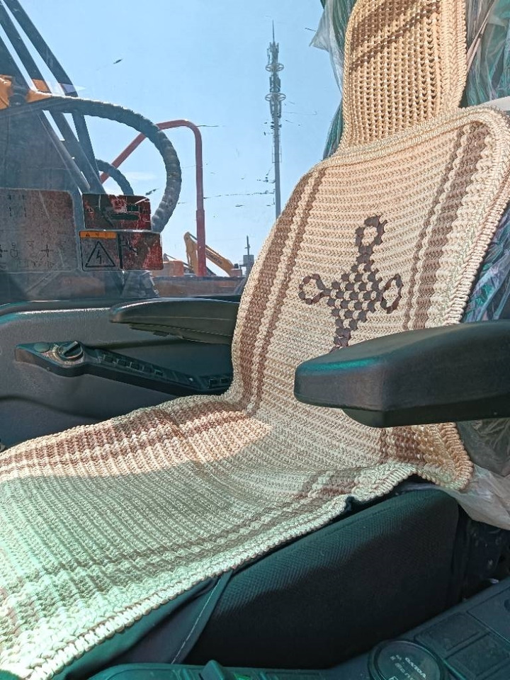 Volvo EC140 - حفار زحاف: صورة 3 Volvo EC140 - حفار زحاف: صورة 3