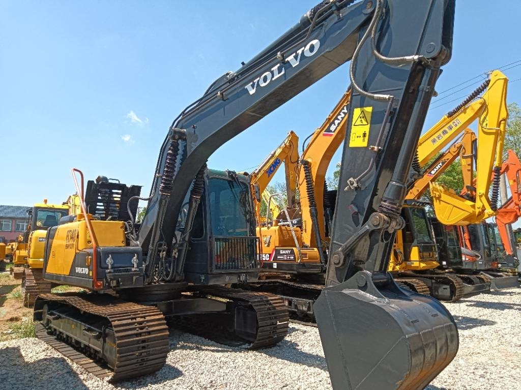 Volvo EC140 - حفار زحاف: صورة 4 Volvo EC140 - حفار زحاف: صورة 4