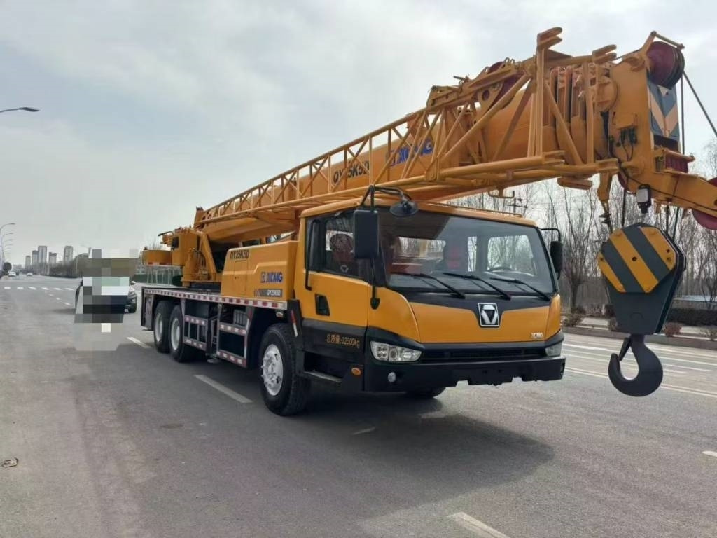 XCMG QY 25 K - رافعة لجميع التضاريس: صورة 3 XCMG QY 25 K - رافعة لجميع التضاريس: صورة 3