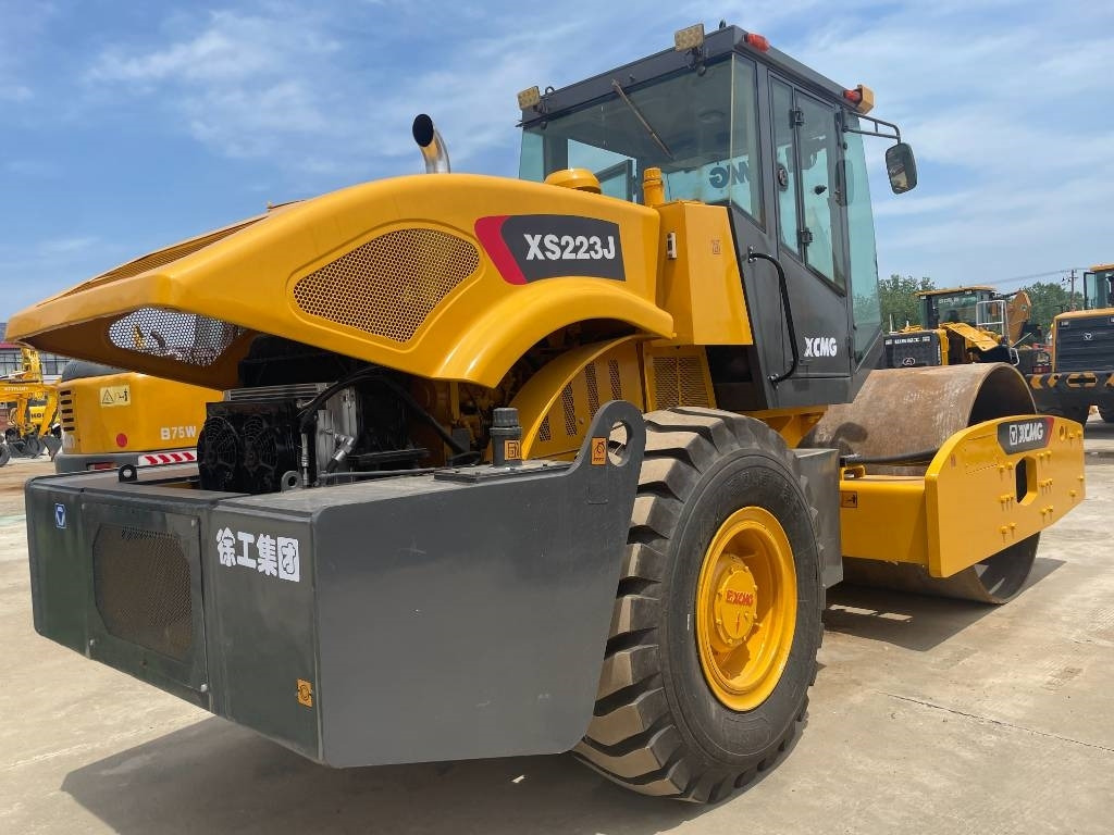 XCMG XS 223 J  - مدحلة ضاغطة: صورة 4 XCMG XS 223 J  - مدحلة ضاغطة: صورة 4