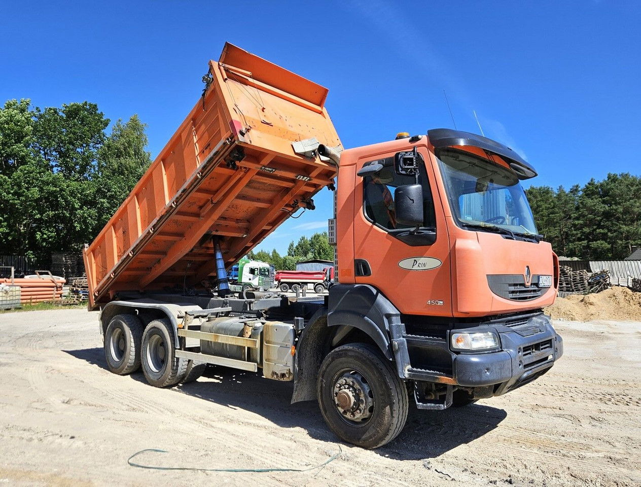 Renault Kerax 450 DXi - 6X6 - Full Spring - Mnual Gearbox - شاحنة قلاب: صورة 3 Renault Kerax 450 DXi - 6X6 - Full Spring - Mnual Gearbox - شاحنة قلاب: صورة 3