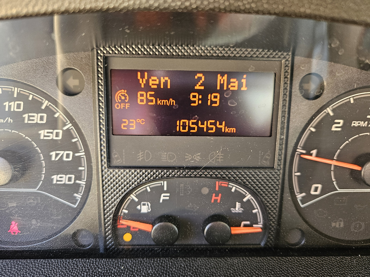 Citroen Jumper Control FT 350 L3H2 2.2 Blue HDI S&S 140 - فان: صورة 3 Citroen Jumper Control FT 350 L3H2 2.2 Blue HDI S&S 140 - فان: صورة 3