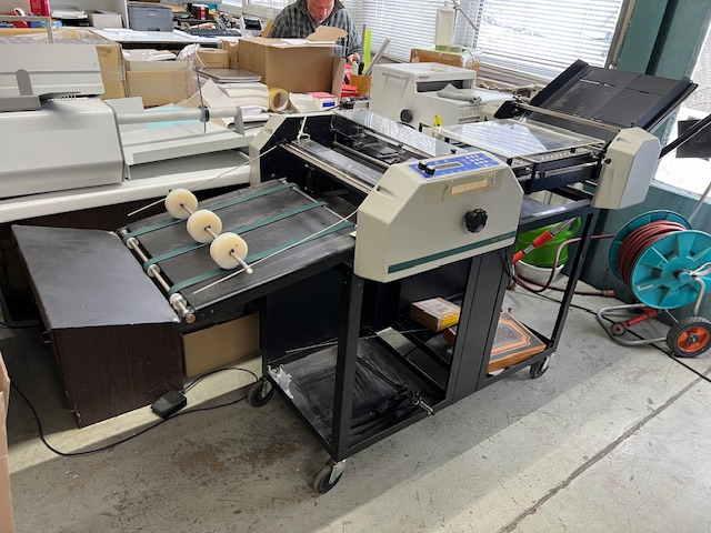 GRAPHIC WHIZARD GW 1200 - آلات الطباعة: صورة 1 GRAPHIC WHIZARD GW 1200 - آلات الطباعة: صورة 1