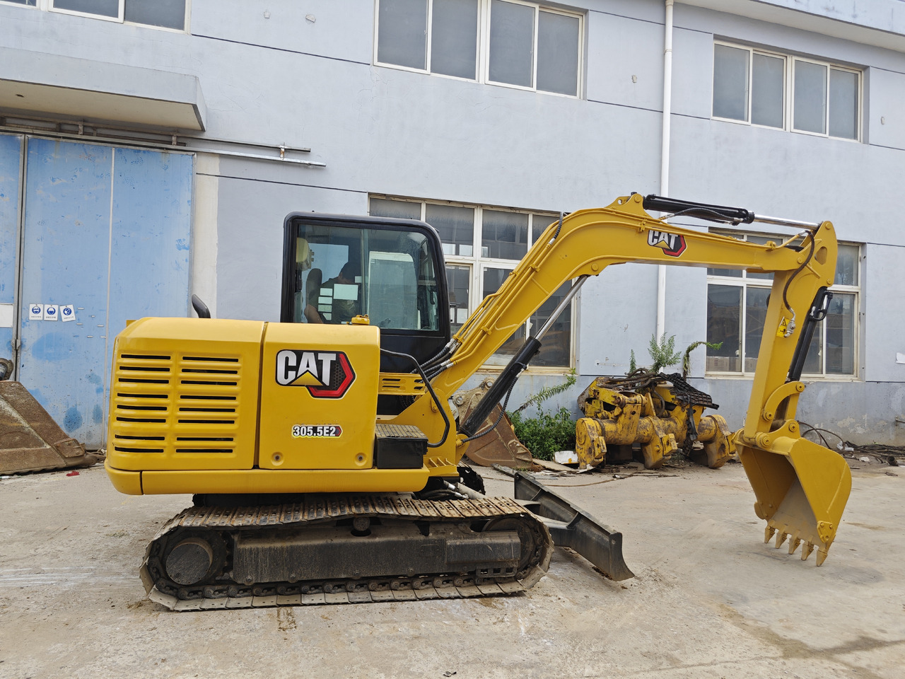 CATERPILLAR 305.5E - حفارة مُصَّغرة: صورة 1 CATERPILLAR 305.5E - حفارة مُصَّغرة: صورة 1