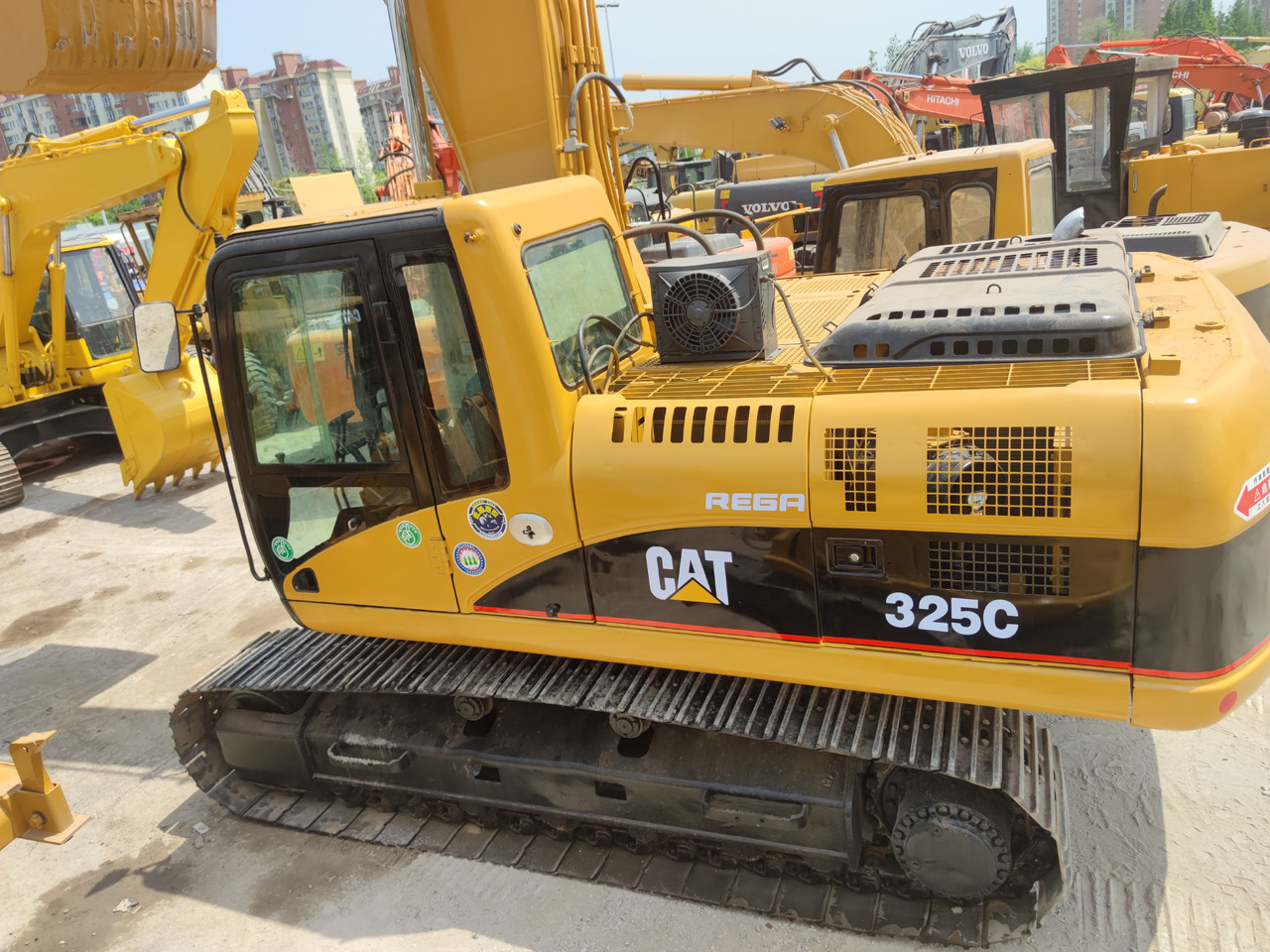 CATERPILLAR 325C - حفار زحاف: صورة 1 CATERPILLAR 325C - حفار زحاف: صورة 1