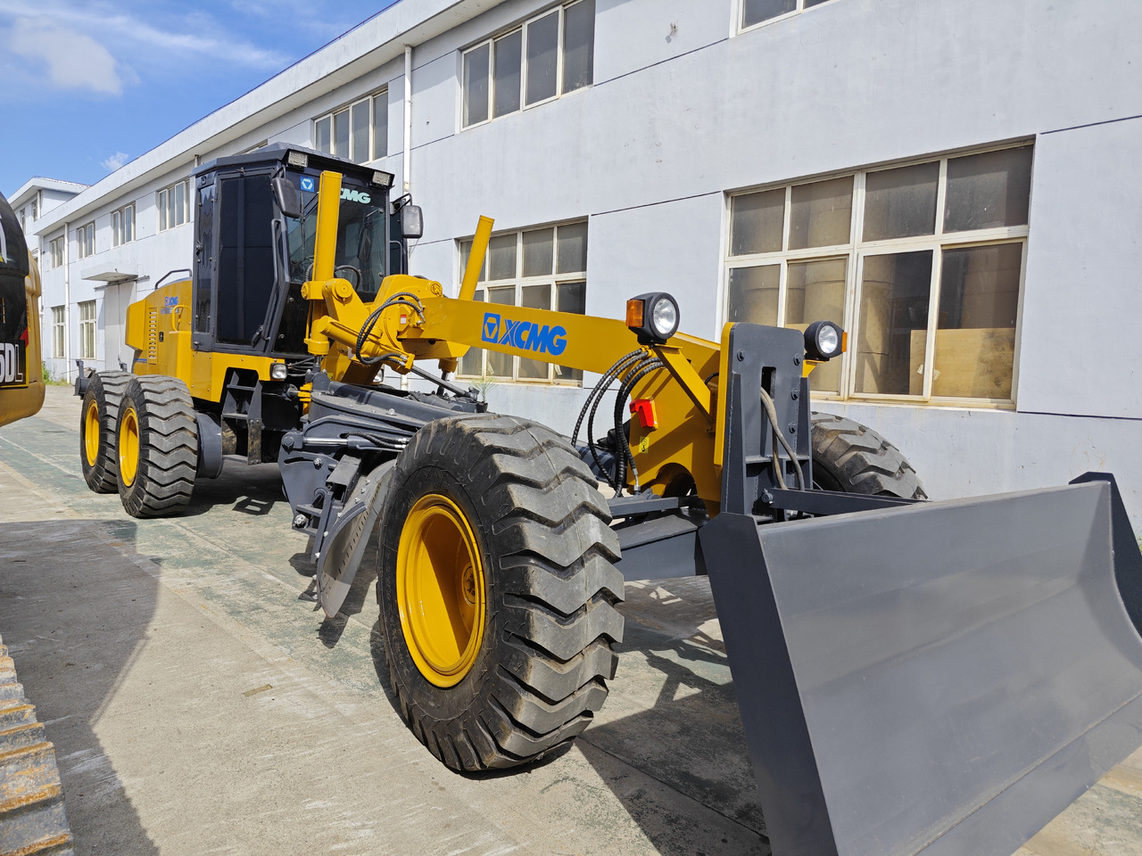 XCMG GR215 used motor grader - ممهدة: صورة 2 XCMG GR215 used motor grader - ممهدة: صورة 2