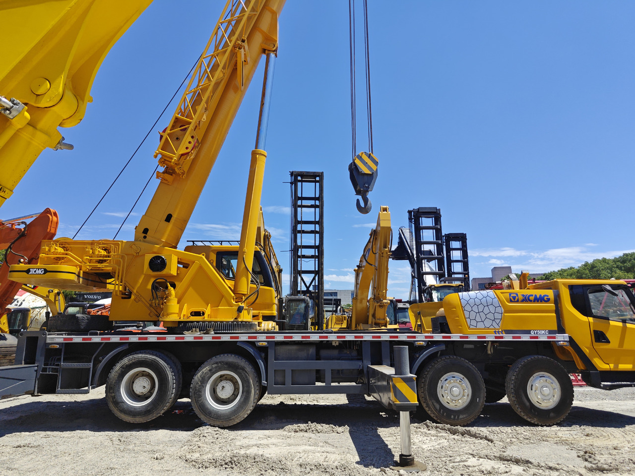 XCMG QY50KC Used truck crane XCMG XCT50 50ton - ممهدة: صورة 3 XCMG QY50KC Used truck crane XCMG XCT50 50ton - ممهدة: صورة 3