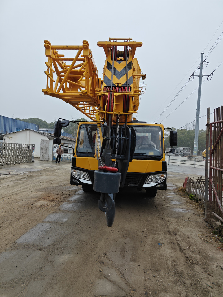 XCMG QY70K 70 used truck crane - موبايل كرين: صورة 4 XCMG QY70K 70 used truck crane - موبايل كرين: صورة 4