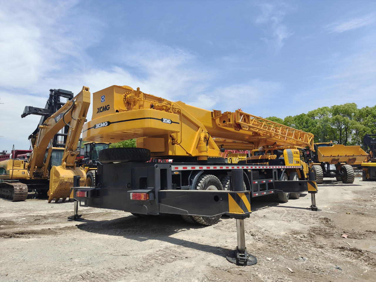 XCMG QY70K - رافعة لجميع التضاريس: صورة 2 XCMG QY70K - رافعة لجميع التضاريس: صورة 2