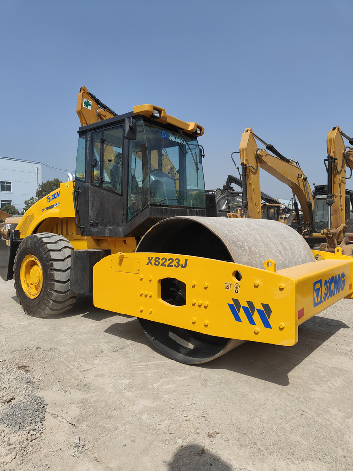 XCMG XS223J Roller Road - مدحلة ضاغطة: صورة 3 XCMG XS223J Roller Road - مدحلة ضاغطة: صورة 3