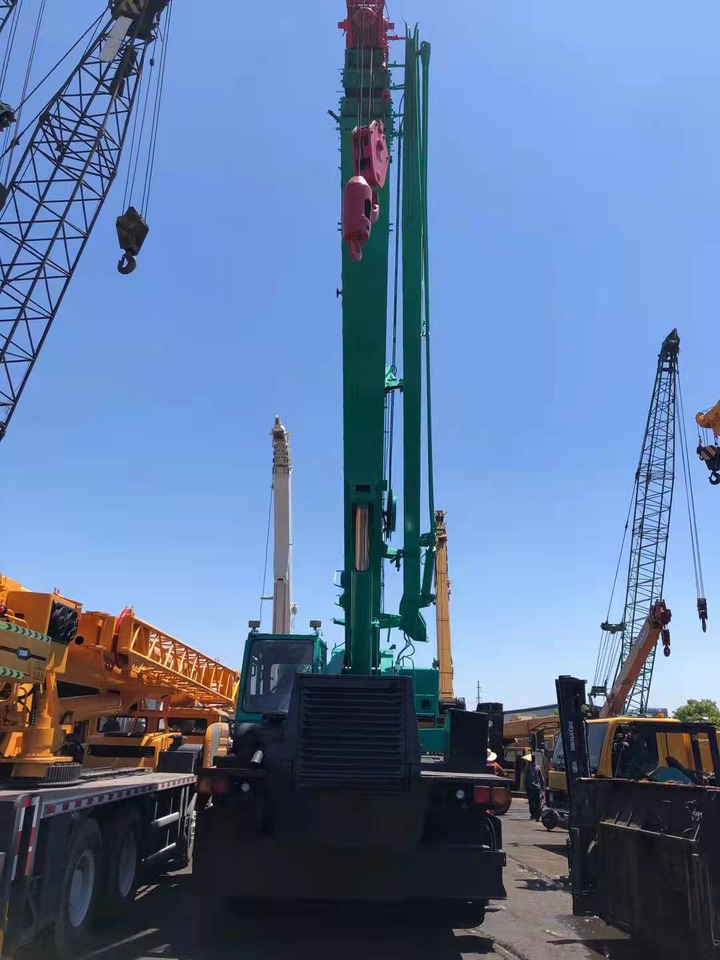 Kato KR-50H-V KR50H 50TON - رافعة الطرق الوعرة: صورة 4 Kato KR-50H-V KR50H 50TON - رافعة الطرق الوعرة: صورة 4