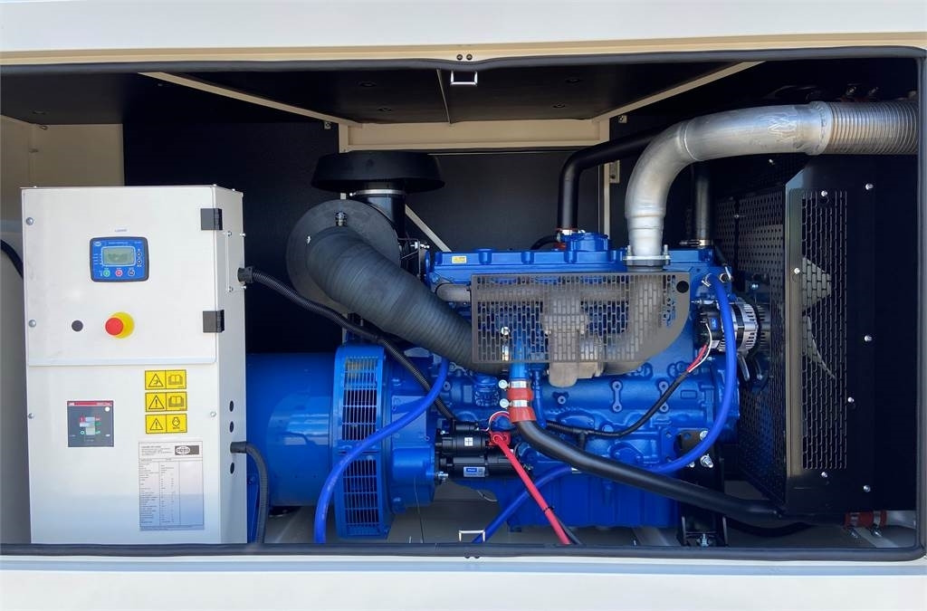 FG Wilson P220-3 - 220 kVA Genset - DPX-16012 - مجموعة المولدات: صورة 5 FG Wilson P220-3 - 220 kVA Genset - DPX-16012 - مجموعة المولدات: صورة 5